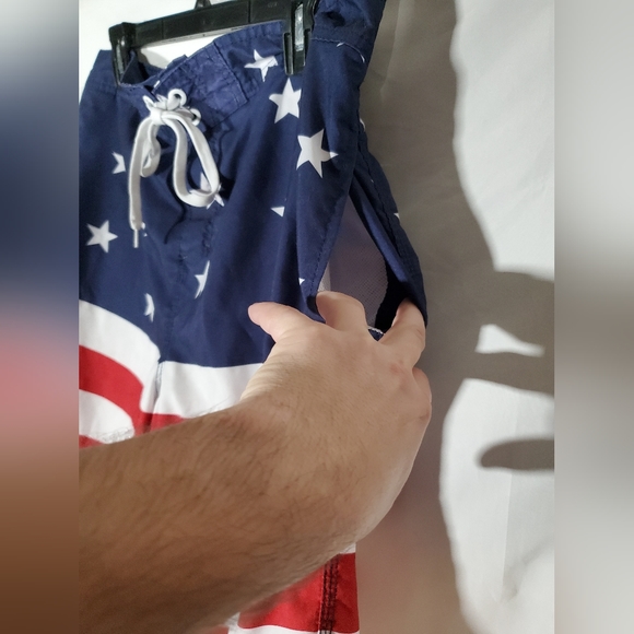 BIOWORLD AMERICAN FLAG PATRIOTIC FOURTH OF JULY SWIM TRUNK BOARD SHORT MENS XL - Picture 2 of 6